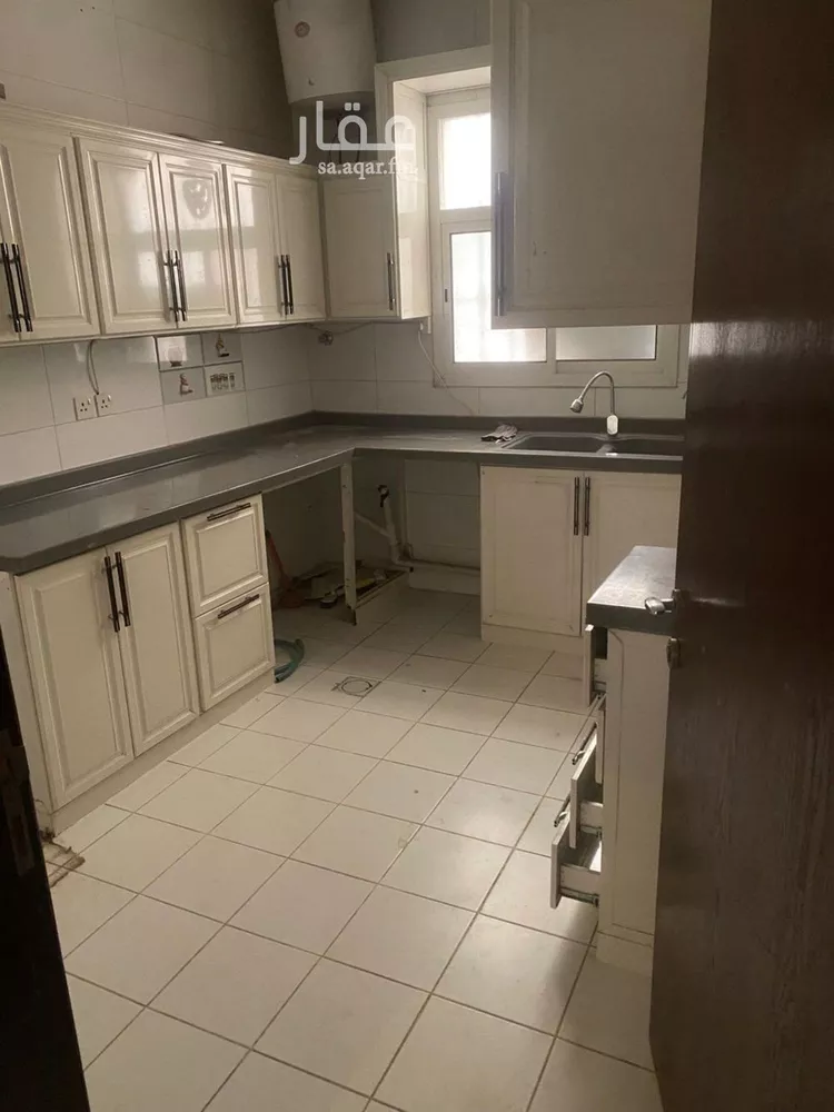 شقة للإيجار في شارع أحمد بن قاسم, حي إشبيلية, مدينة الرياض, منطقة الرياض