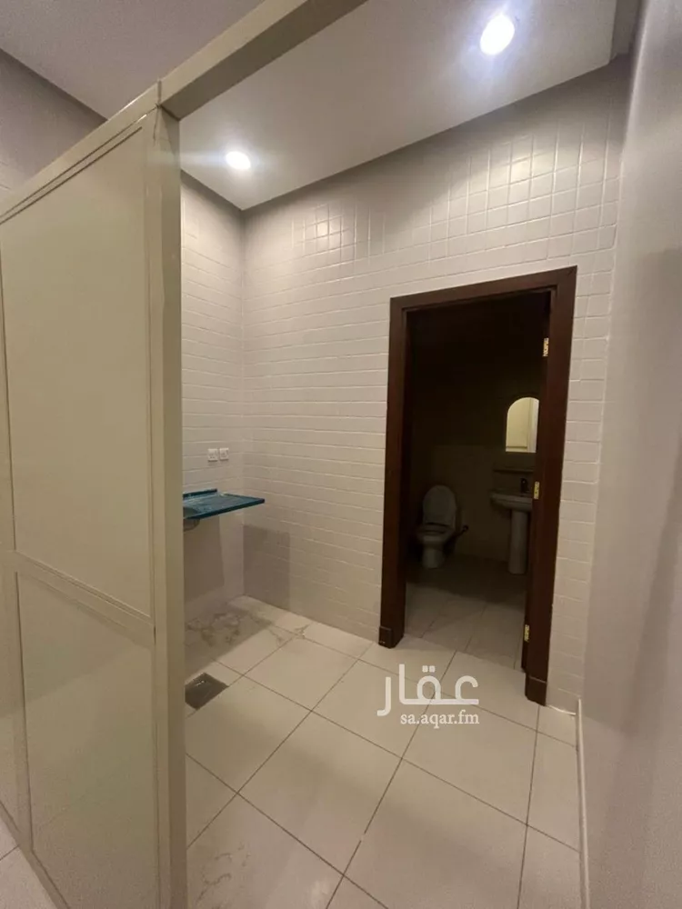 مكتب تجاري للإيجار في شارع الصحابة, حي إشبيلية, مدينة الرياض, منطقة الرياض صورة 3