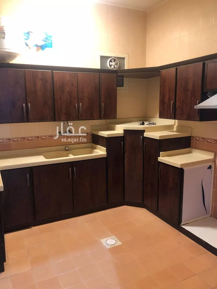 شقة للإيجار في شارع زبن بن عمير, حي إشبيلية, مدينة الرياض, منطقة الرياض