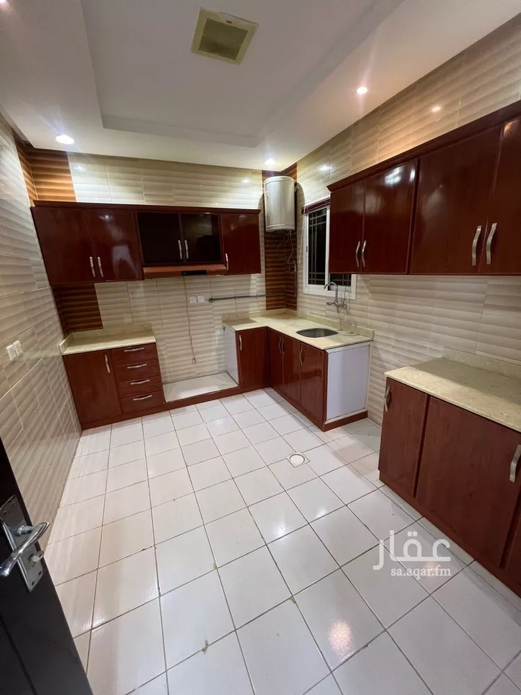 شقة للإيجار في شارع زينب بنت عمر, حي إشبيلية, مدينة الرياض, منطقة الرياض