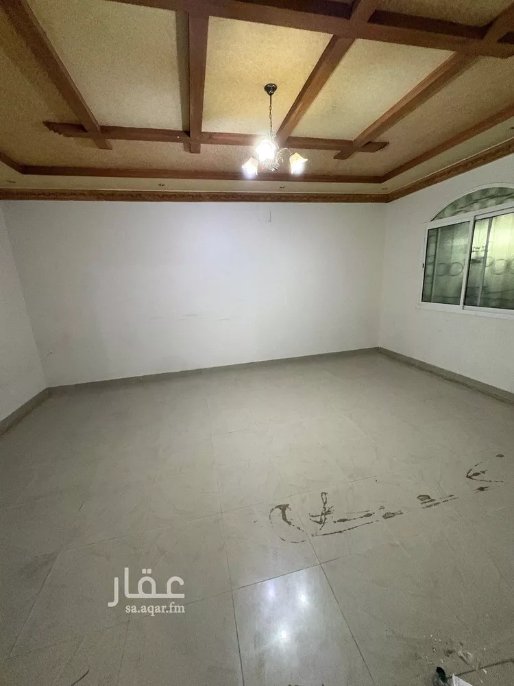 دور للإيجار في شارع العاذرية, حي إشبيلية, مدينة الرياض, منطقة الرياض صورة 3