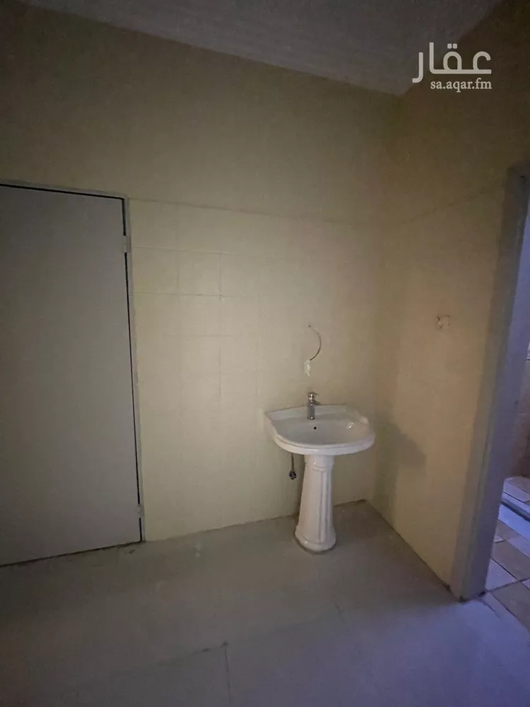 شقة للإيجار في شارع أحمد بن قاسم, حي إشبيلية, مدينة الرياض, منطقة الرياض صورة 3