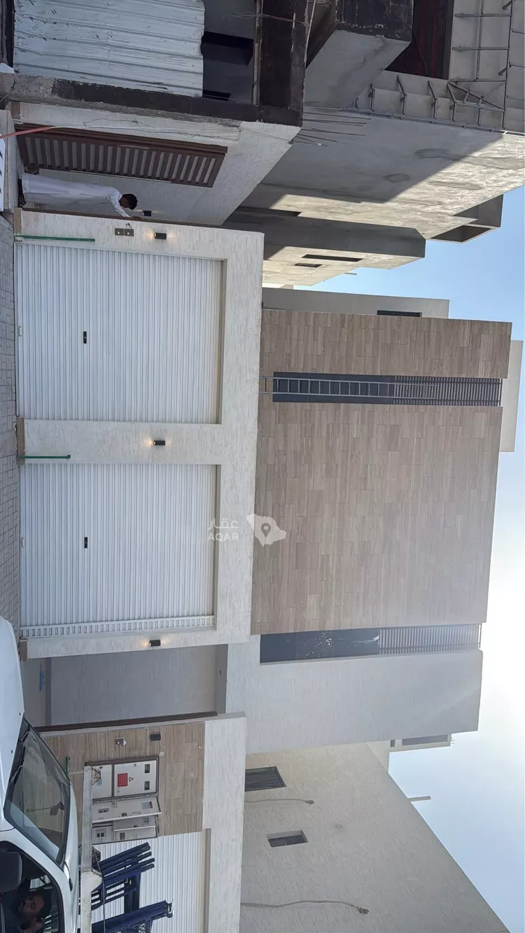 Floor for Rent in Riyadh Al Janadriyah 6