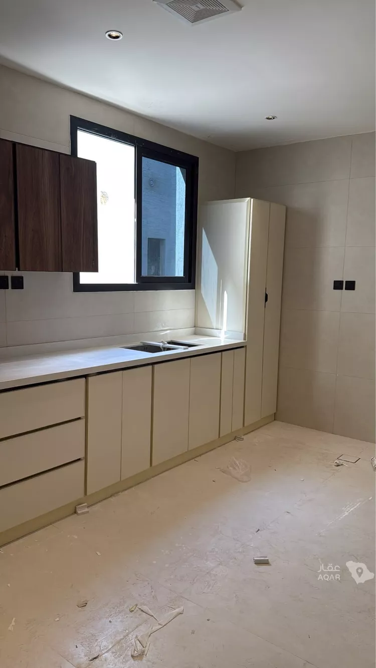 Floor for Rent in Riyadh Al Janadriyah صورة 5