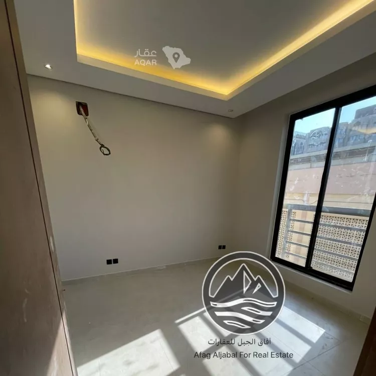 Floor for Rent in Riyadh Al Olaya 12