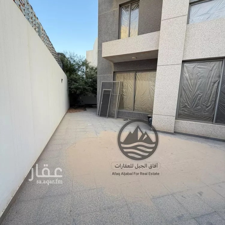 فيلا للبيع في شارع يحيي بن محمد الغرناطي, حي العارض, مدينة الرياض, منطقة الرياض صورة 2