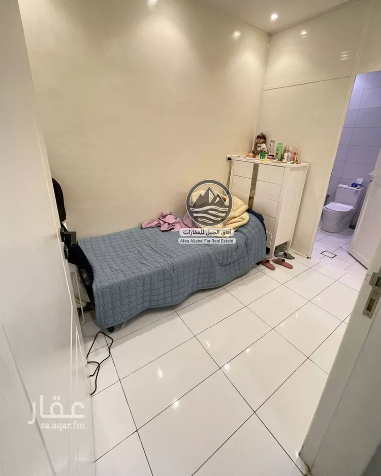Villa for Sale in Riyadh Al Yarmouk 18