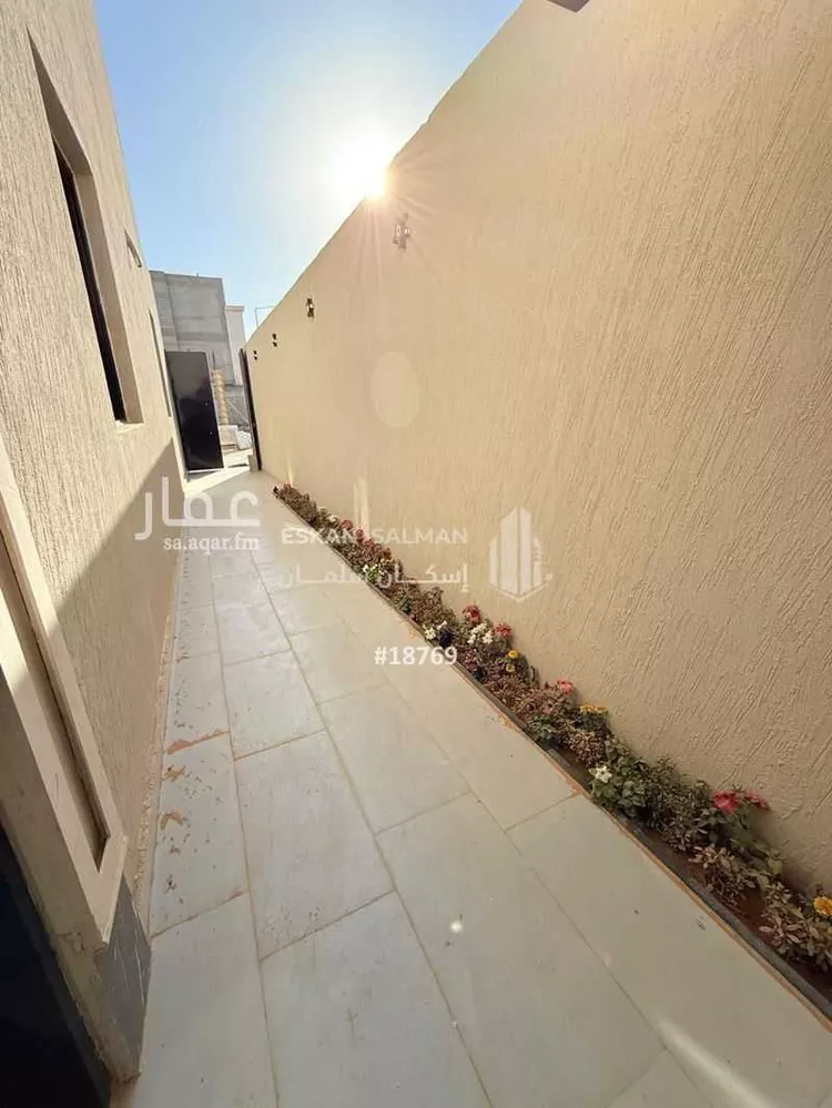 فيلا للبيع في شارع الرايه, حي الندوة, مدينة الرياض, منطقة الرياض صورة 3