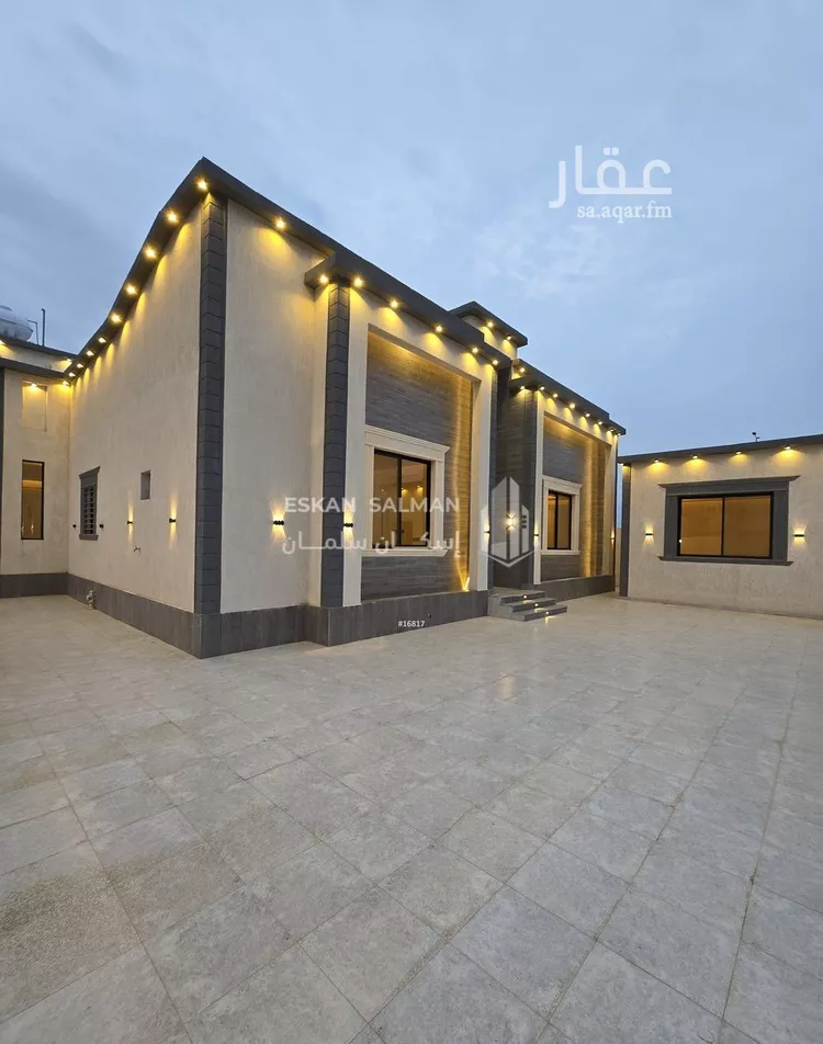 دور للبيع في شارع صفية بنت حيى بن اخطب, حي الورود, مدينة صامطة, منطقة جازان صورة 3