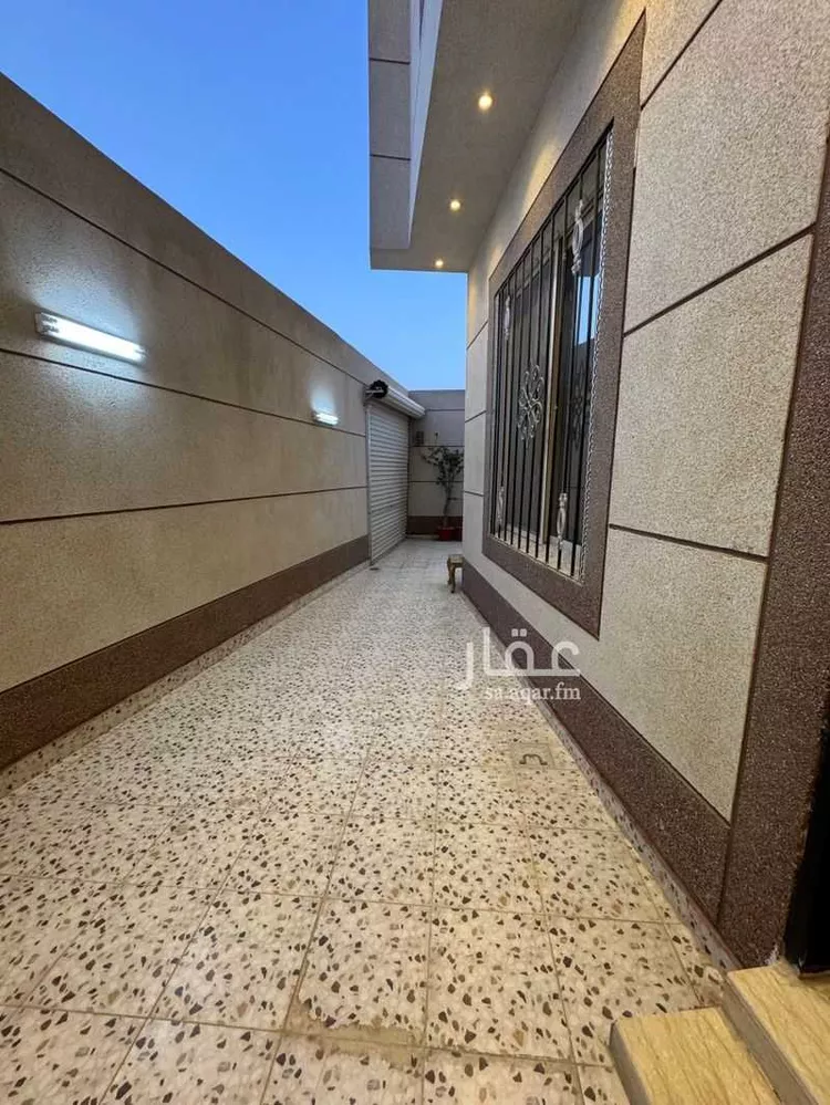 فيلا للبيع في شارع احمد بن داود الجذامي, حي الرمال, مدينة الرياض, منطقة الرياض صورة 2