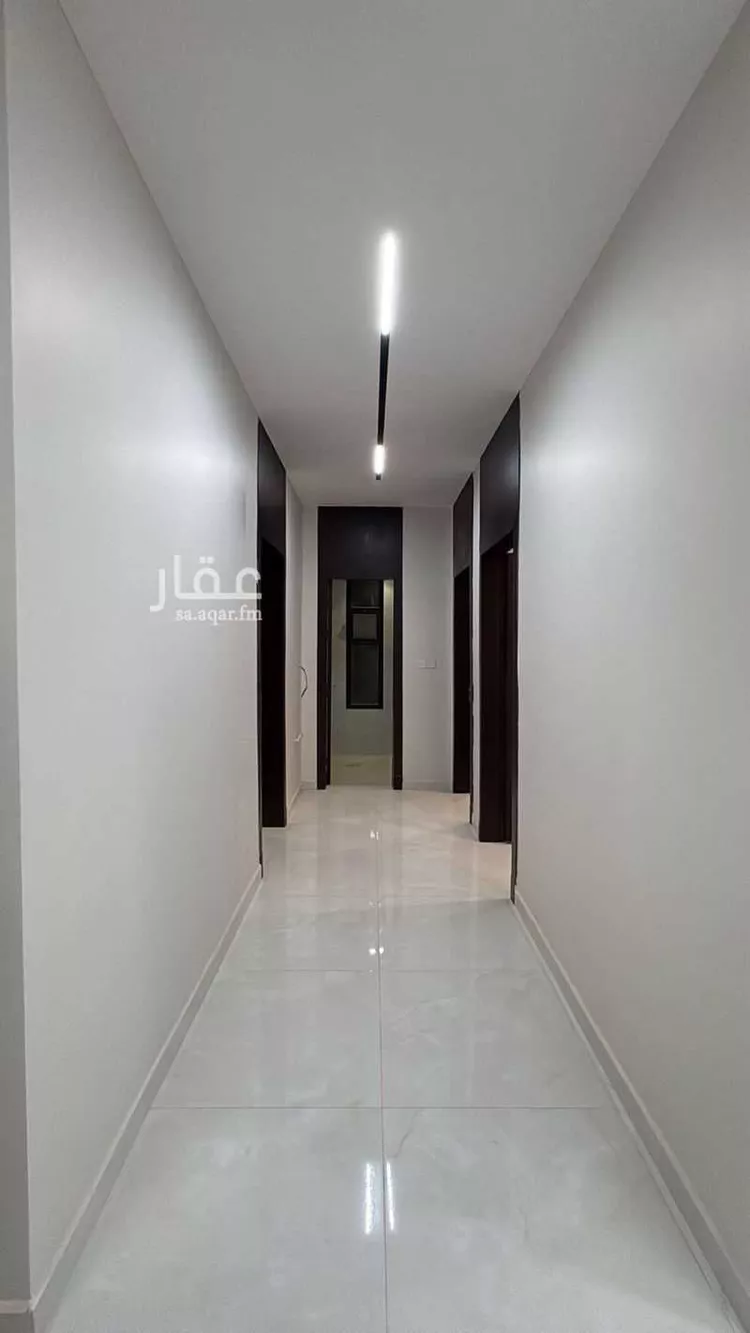 فيلا للبيع في شارع الشيخ محمد بن سليمان المهنا , حي العريجاء الغربي, مدينة الرياض, منطقة الرياض صورة 4
