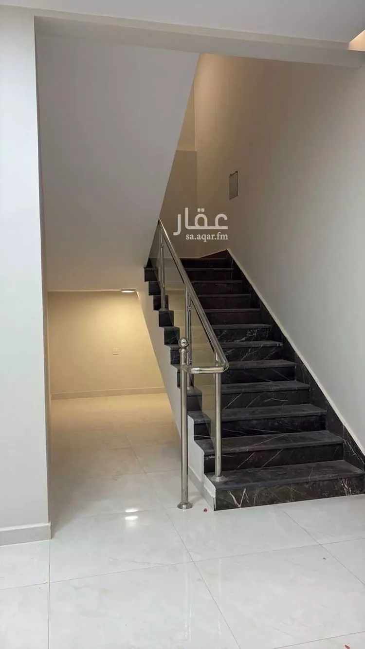 فيلا للبيع في شارع الشيخ محمد بن سليمان المهنا , حي العريجاء الغربي, مدينة الرياض, منطقة الرياض صورة 2