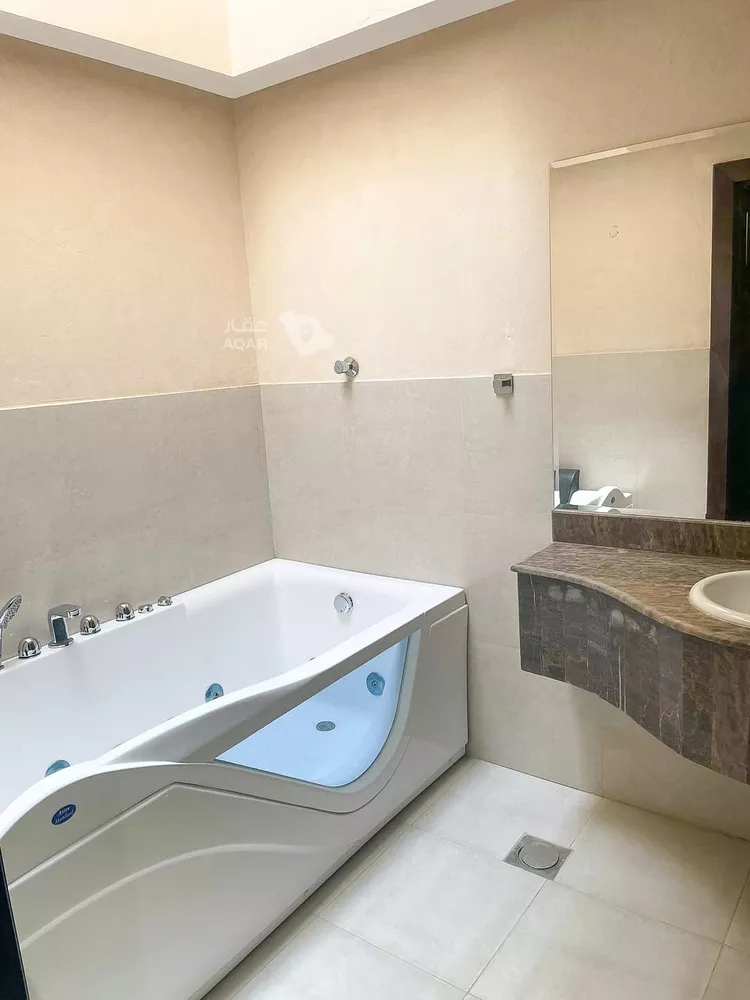 فيلا للإيجار في شارع عبدالعزيز العريفي ، حي الربيع ، الرياض ، منطقة الرياض