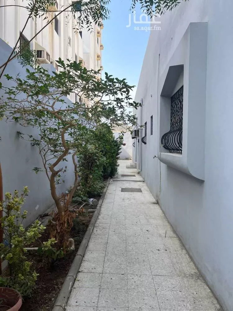 فيلا للإيجار في شارع الحسن البدري ، حي العزيزية ، جدة ، جدة صورة 3