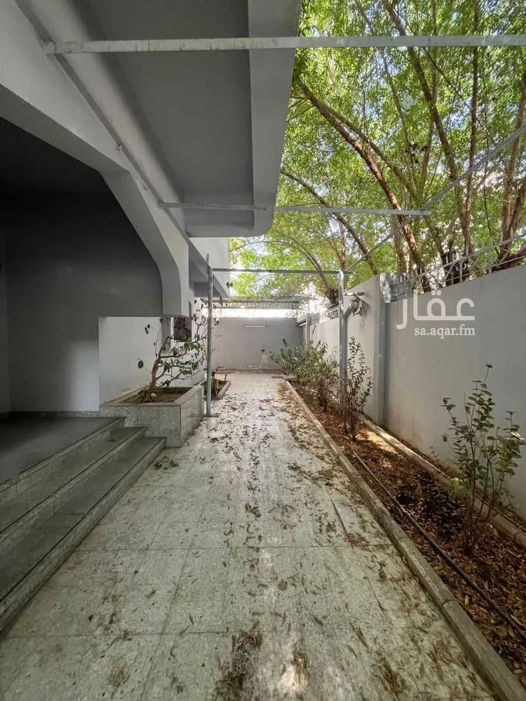 فيلا للإيجار في شارع الحسن البدري ، حي العزيزية ، جدة ، جدة صورة 2