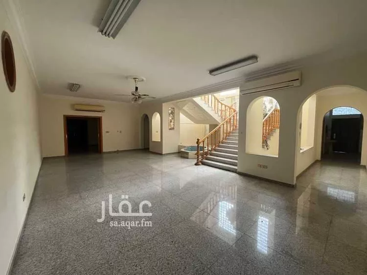 فيلا للإيجار في شارع الحسن البدري ، حي العزيزية ، جدة ، جدة