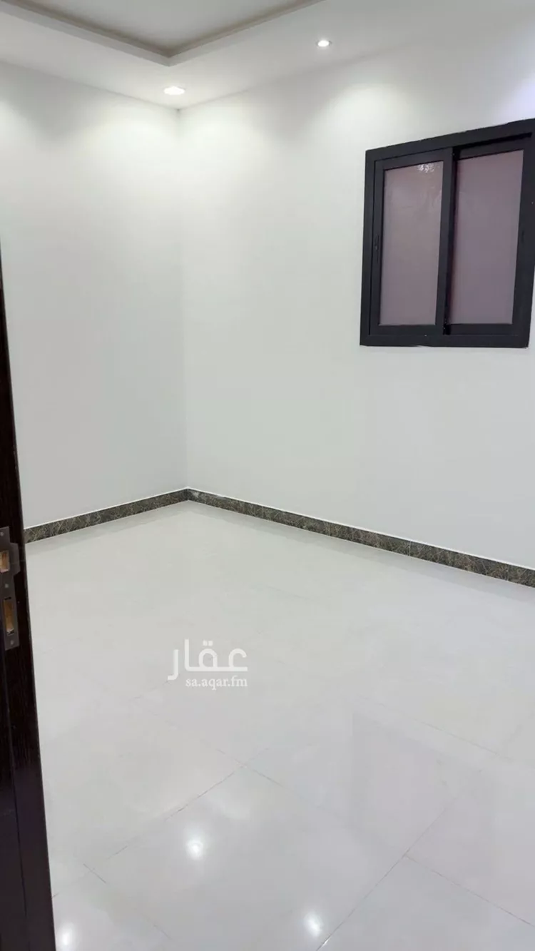 فيلا للإيجار في شارع عبيدالله الفقيه, حي الرمال, مدينة الرياض, منطقة الرياض صورة 4