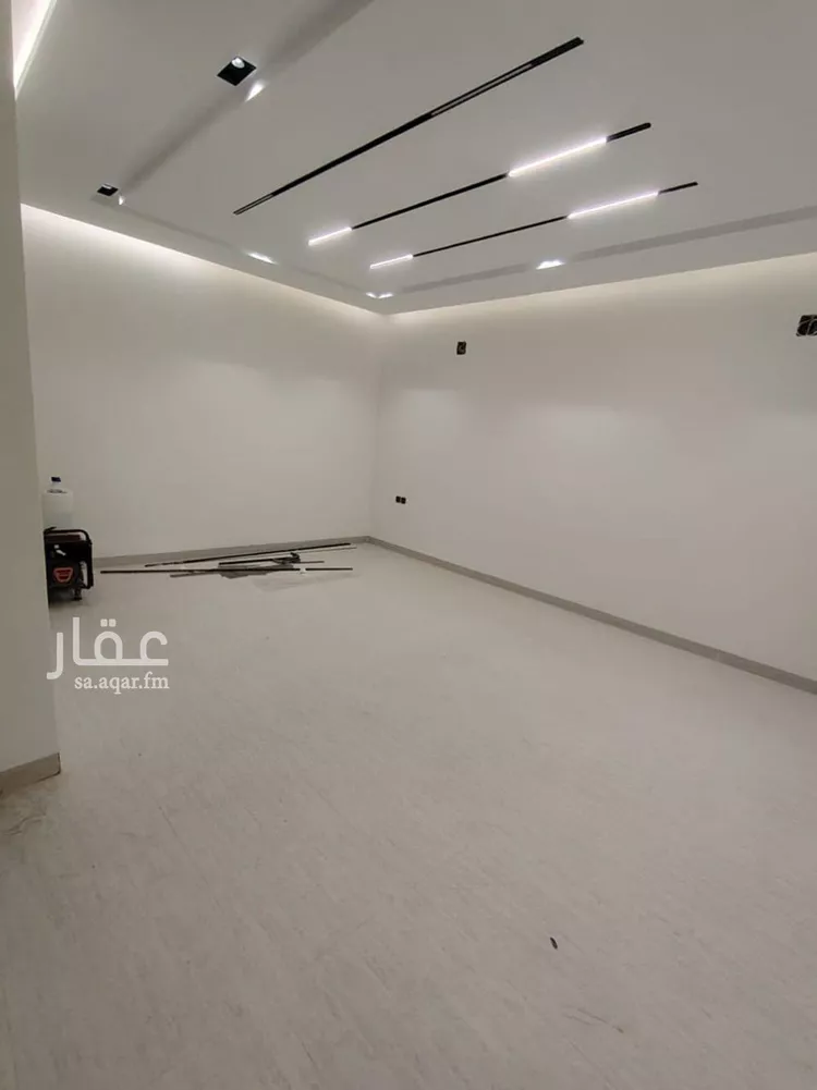 فيلا للبيع في شارع وادي الساحل, حي الرمال, مدينة الرياض, منطقة الرياض صورة 2