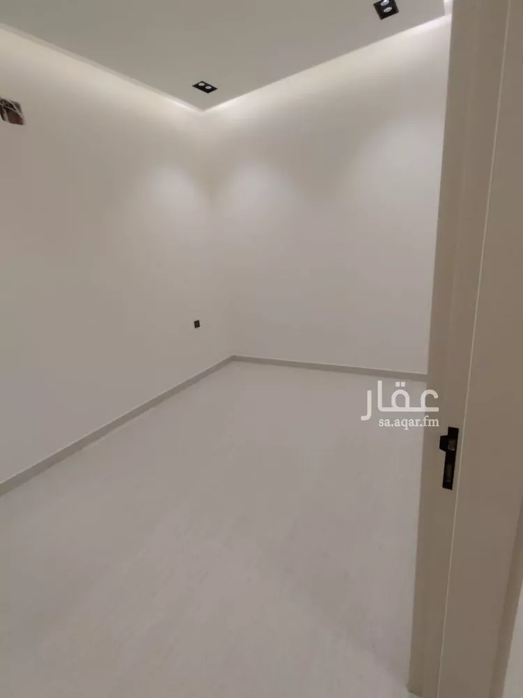 فيلا للبيع في شارع وادي الساحل, حي الرمال, مدينة الرياض, منطقة الرياض صورة 5