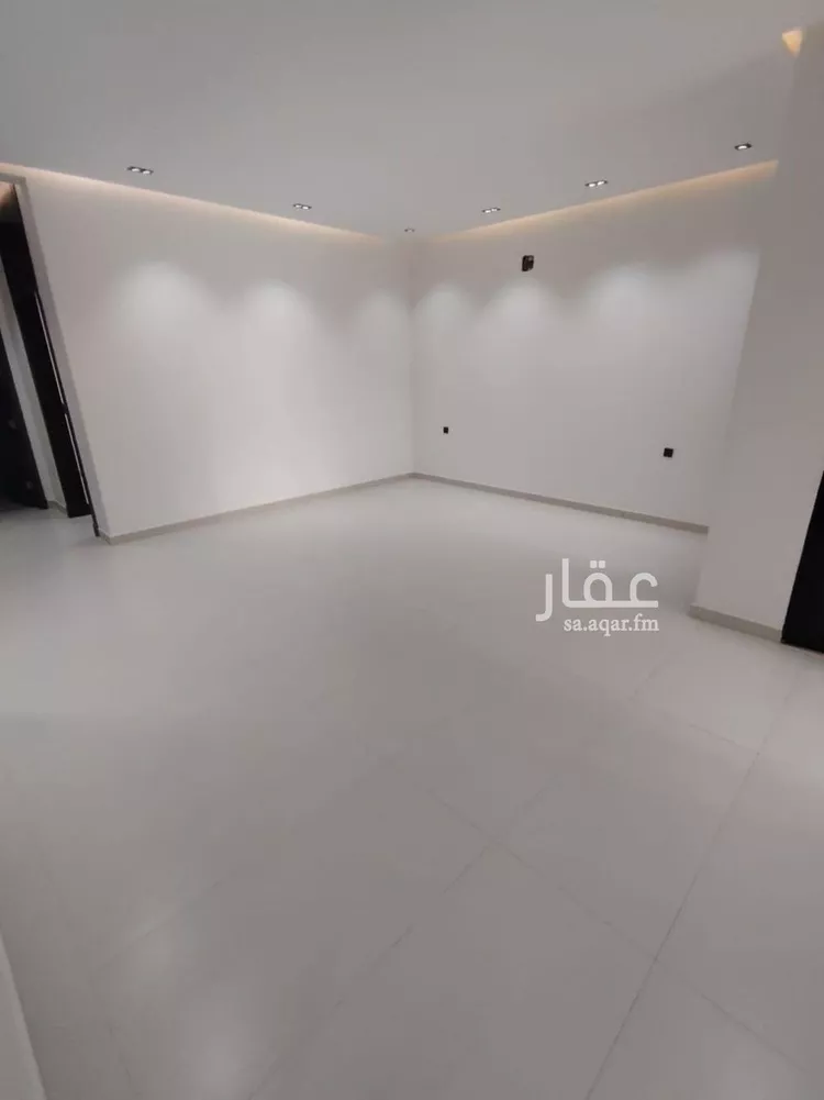 فيلا للبيع في شارع وادي الساحل, حي الرمال, مدينة الرياض, منطقة الرياض صورة 3
