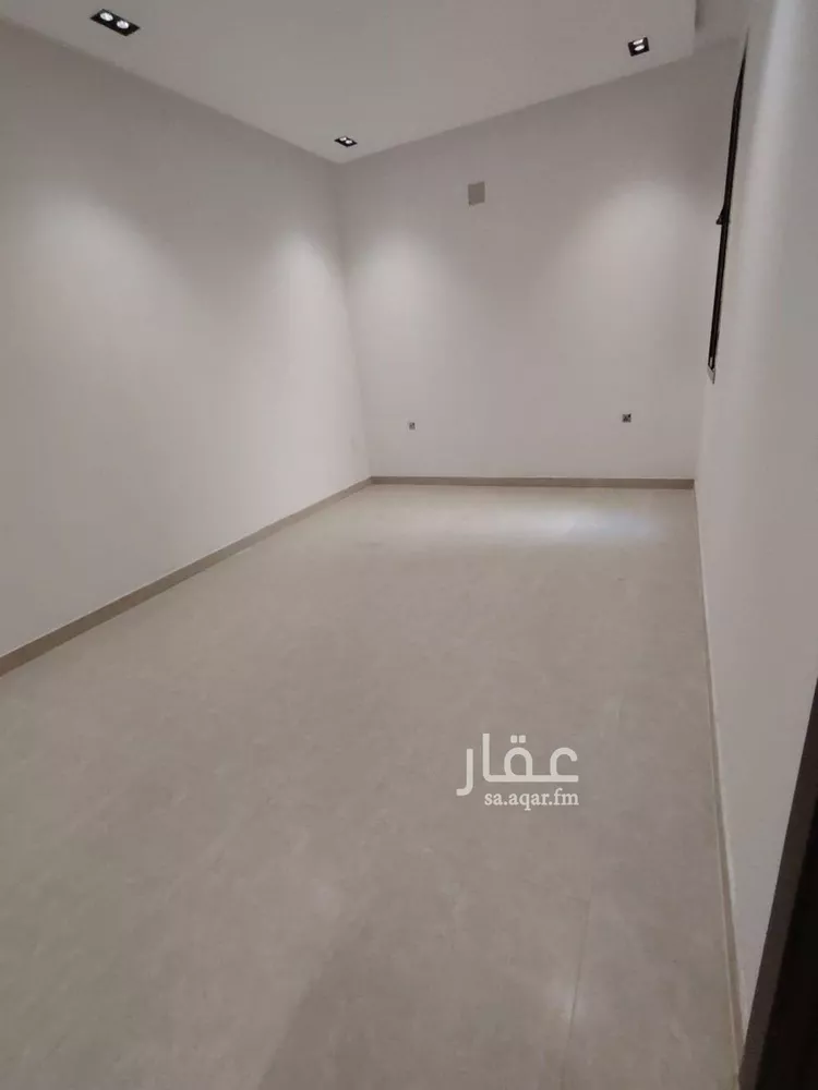 فيلا للبيع في شارع وادي الساحل, حي الرمال, مدينة الرياض, منطقة الرياض صورة 3