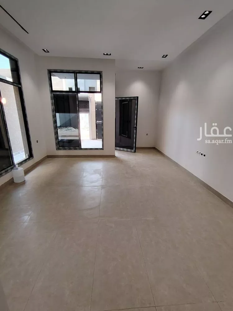 فيلا للبيع في شارع وادي الساحل, حي الرمال, مدينة الرياض, منطقة الرياض صورة 3