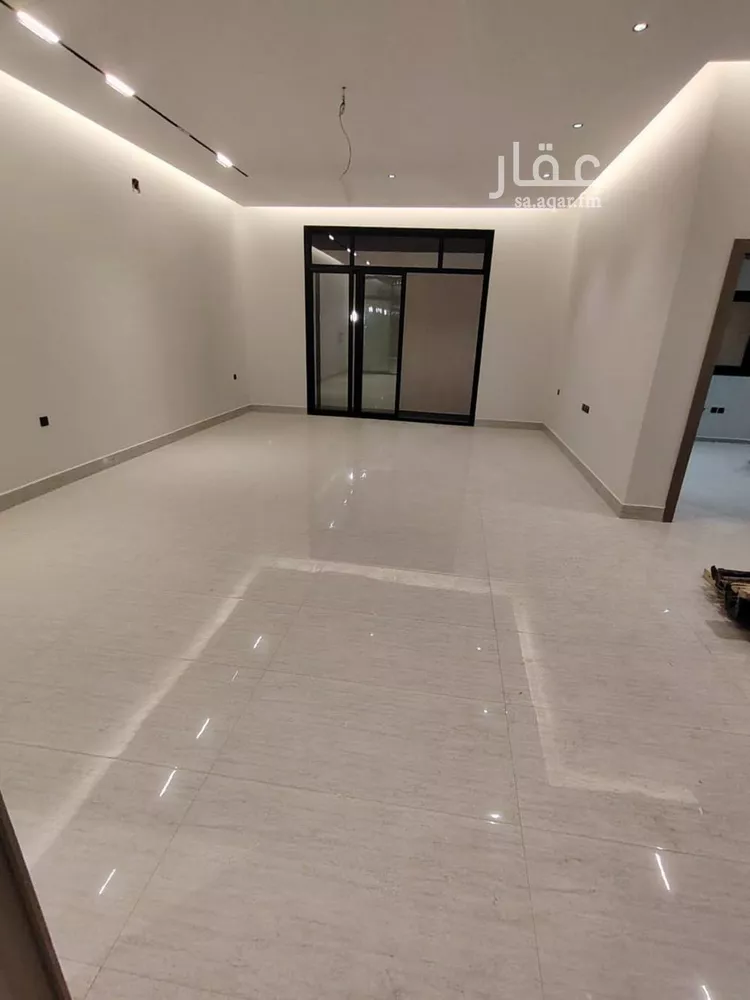 فيلا للبيع في شارع وادي الساحل, حي الرمال, مدينة الرياض, منطقة الرياض صورة 3