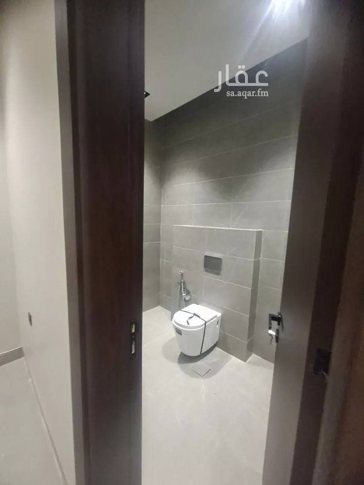 دور للبيع في شارع العينين, حي إشبيلية, مدينة الرياض, منطقة الرياض صورة 5