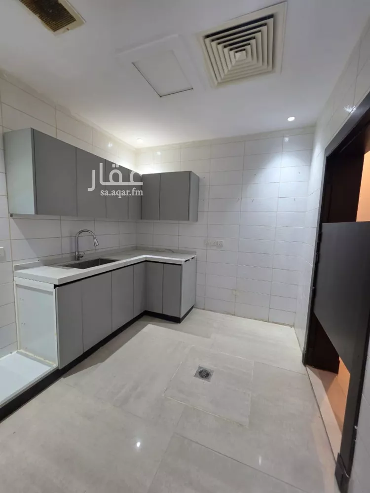 شقة للإيجار في شارع نخال, حي إشبيلية, مدينة الرياض, منطقة الرياض صورة 3