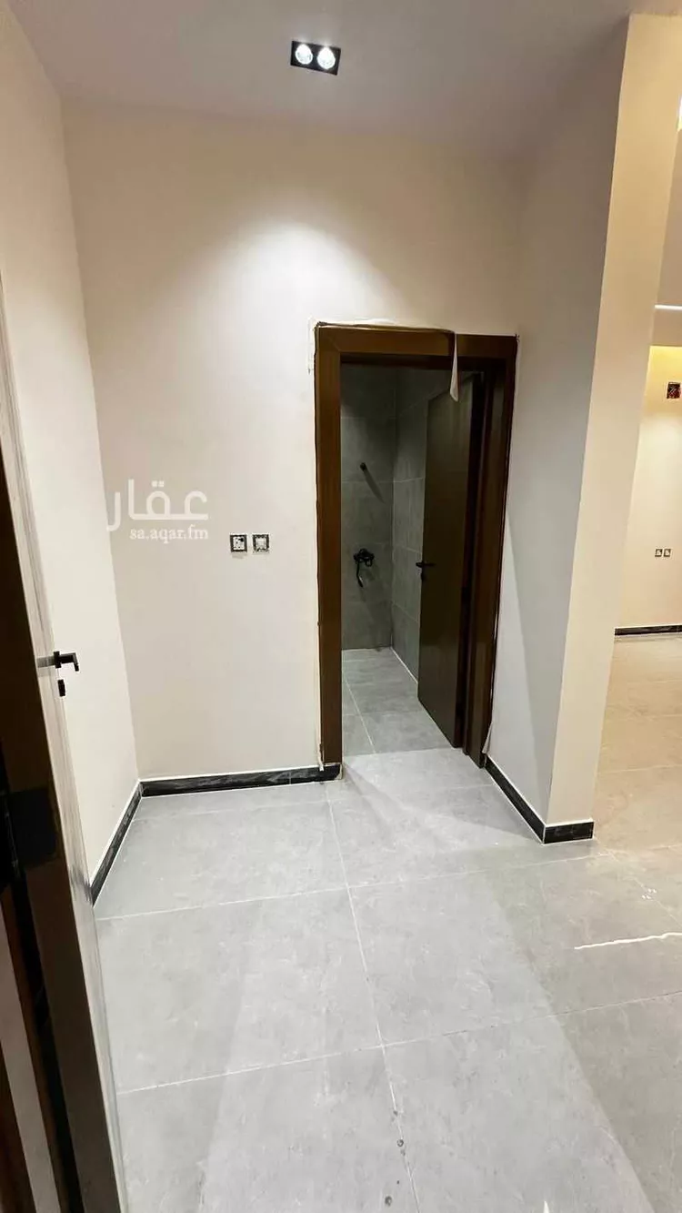 دور للبيع في شارع ابن ماجه, حي السعادة, مدينة الرياض, منطقة الرياض صورة 4