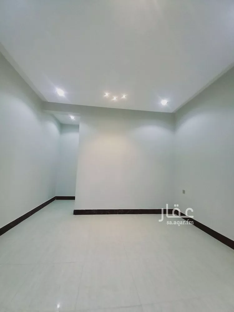 دور للبيع في شارع الحارث بن عبدالرحمن, حي عكاظ, مدينة الرياض, منطقة الرياض صورة 2