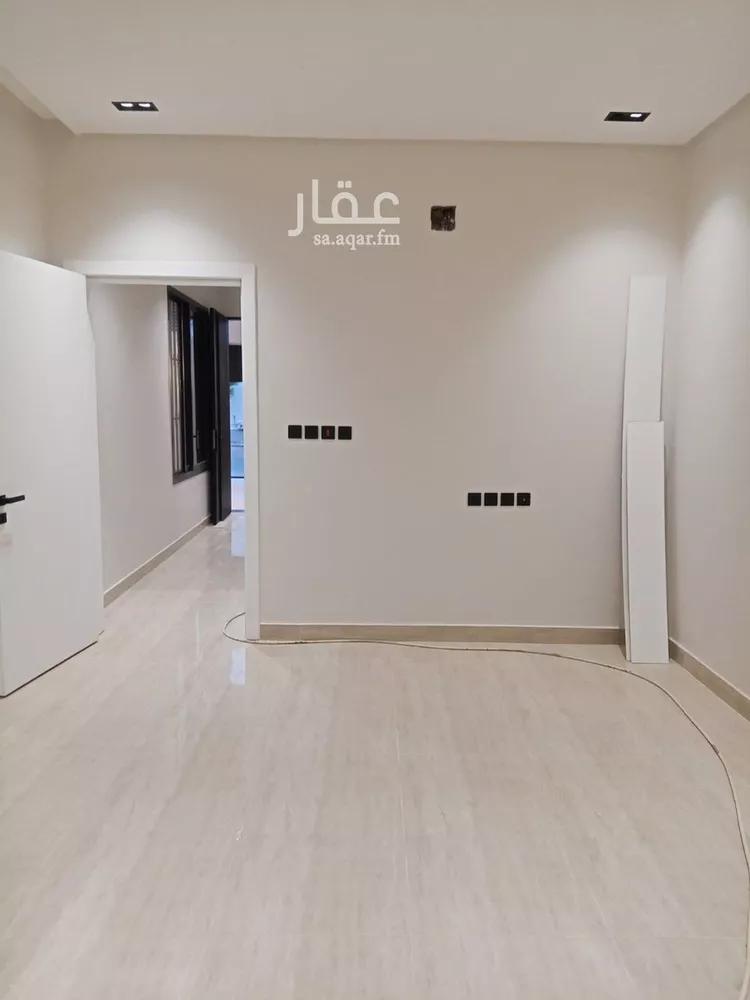 Floor for Sale in Riyadh Tuwaiq 8