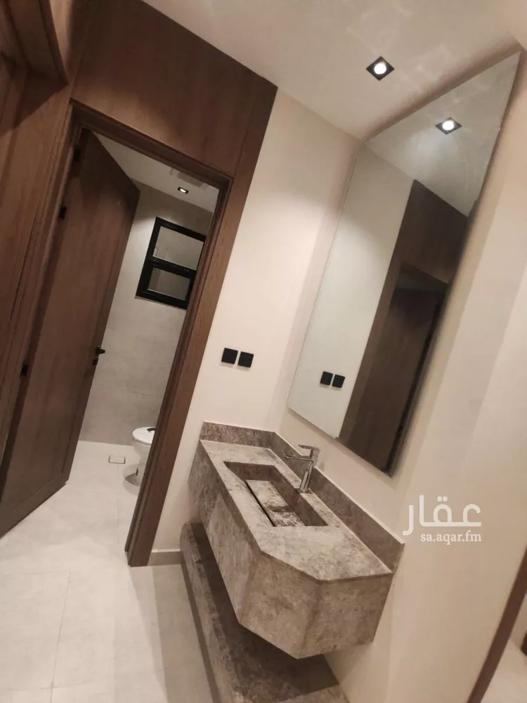 دور للبيع في شارع محمد بن صاف, حي عكاظ, مدينة الرياض, منطقة الرياض 8