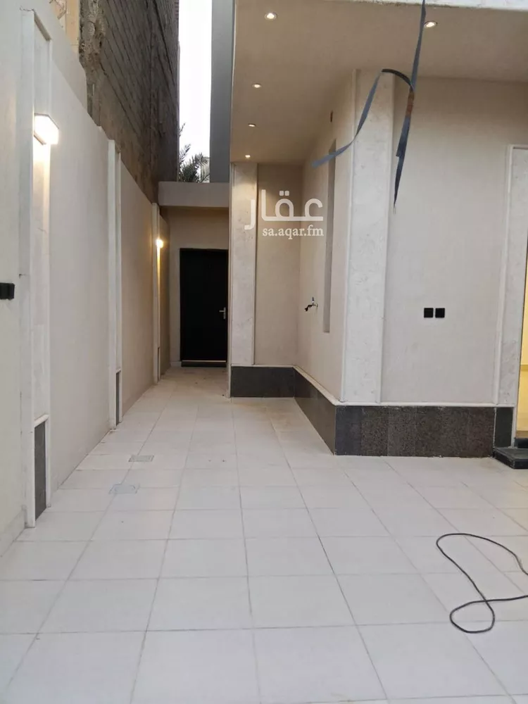 فيلا للبيع في شارع زين الدار المصري, حي العريجاء الغربي, مدينة الرياض, منطقة الرياض 15