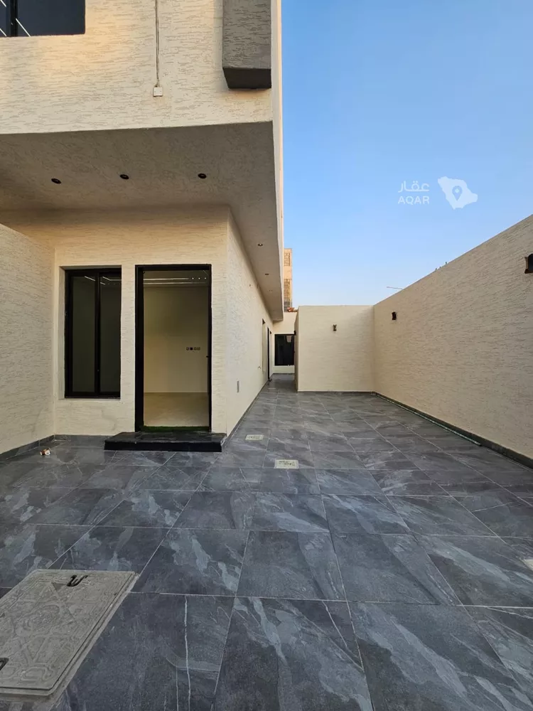 Floor for Sale in Riyadh Okaz 10