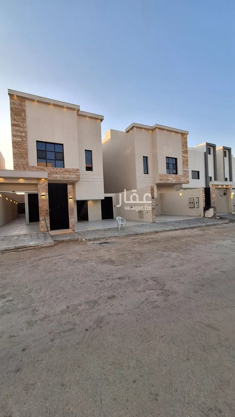 دور للبيع في شارع العدواني, حي عكاظ, مدينة الرياض, منطقة الرياض صورة 2
