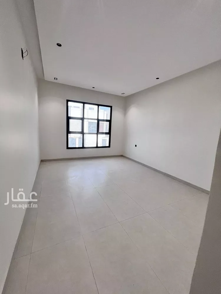 دور للبيع في شارع محمد بن صاف, حي عكاظ, مدينة الرياض, منطقة الرياض صورة 4