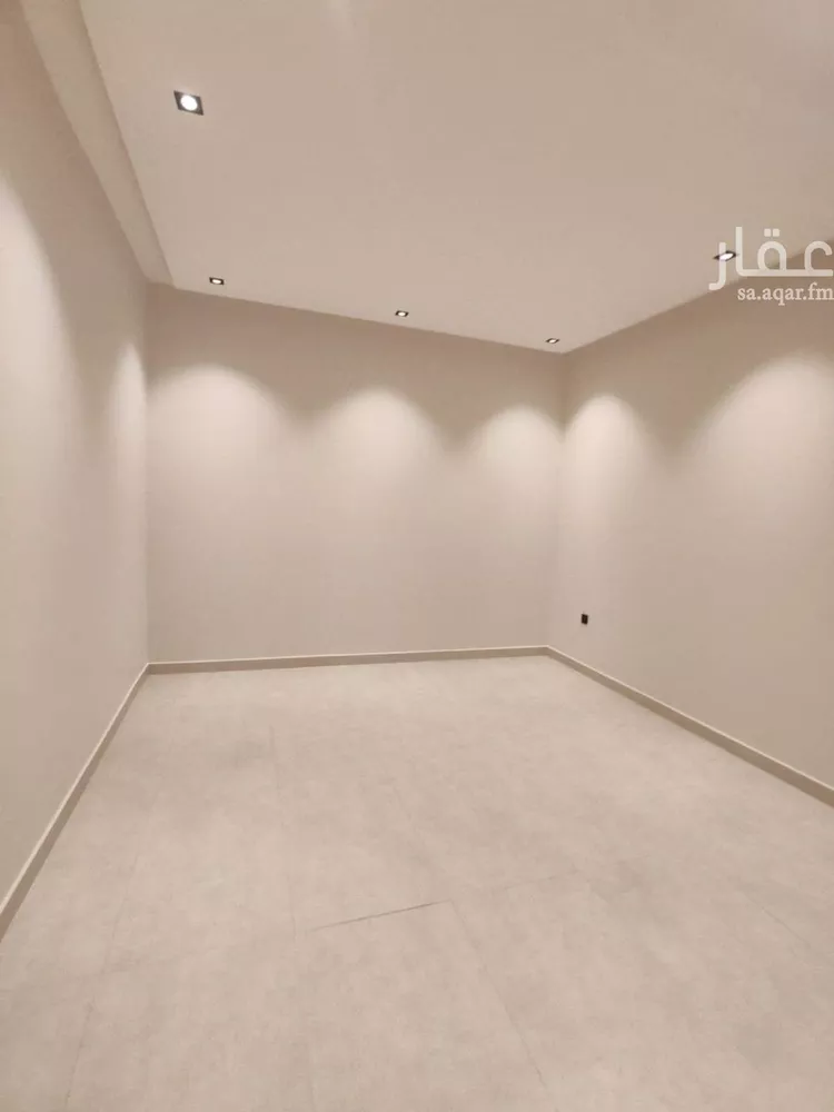 دور للبيع في شارع محمد بن صاف, حي عكاظ, مدينة الرياض, منطقة الرياض 6