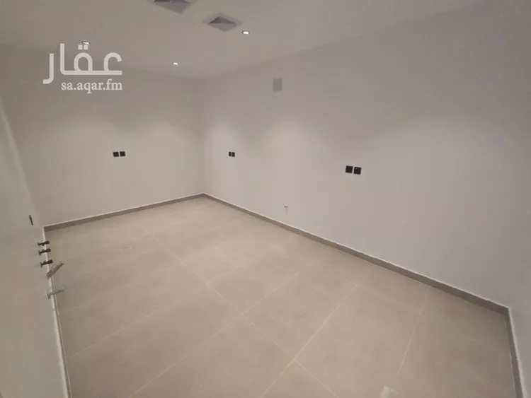 دور للبيع في شارع أغاريد, حي الحزم, مدينة الرياض, منطقة الرياض صورة 4