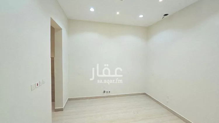 دور للبيع في شارع محمد المعشوق, حي بدر, مدينة الرياض, منطقة الرياض صورة 4