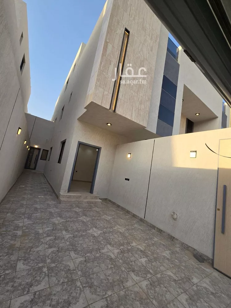 Floor for Sale in Riyadh Tuwaiq 11