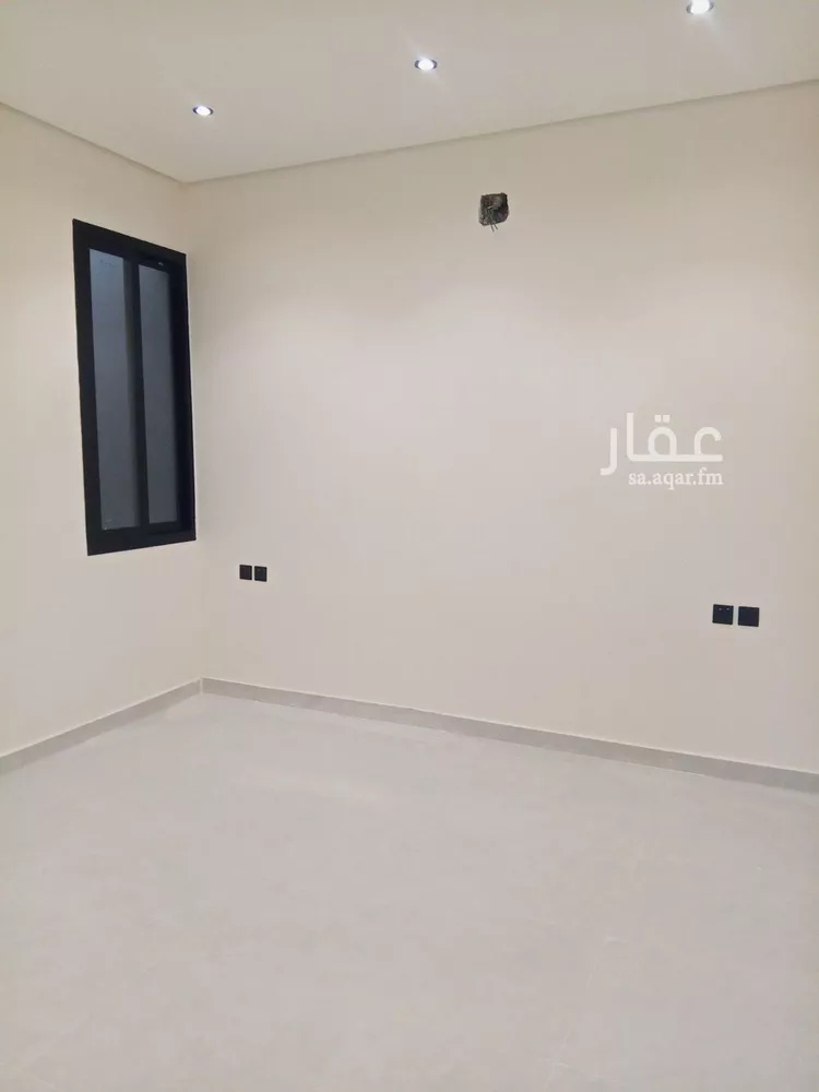 فيلا للبيع في شارع مصطفى عبدالرزاق, حي عكاظ, مدينة الرياض, منطقة الرياض صورة 5