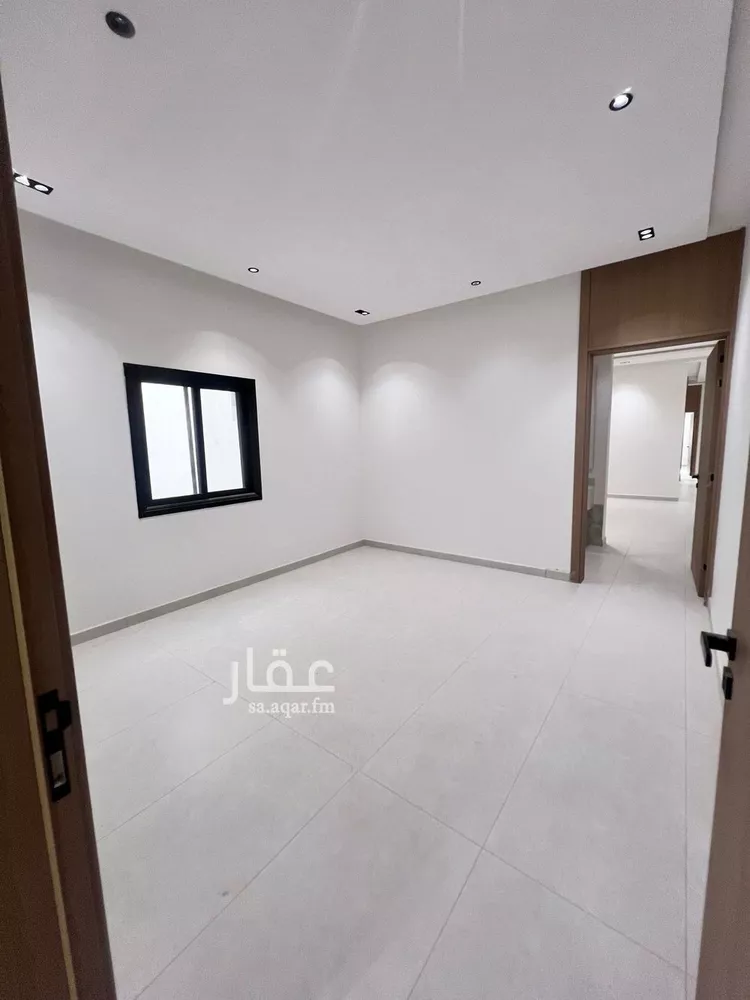 دور للبيع في شارع محمد بن صاف, حي عكاظ, مدينة الرياض, منطقة الرياض صورة 5