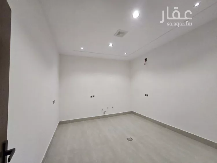 فيلا للبيع في شارع الطيب اليوسف, حي طويق, مدينة الرياض, منطقة الرياض 11