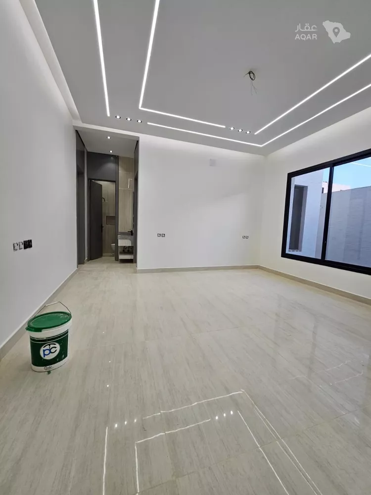 Floor for Sale in Riyadh Okaz 6