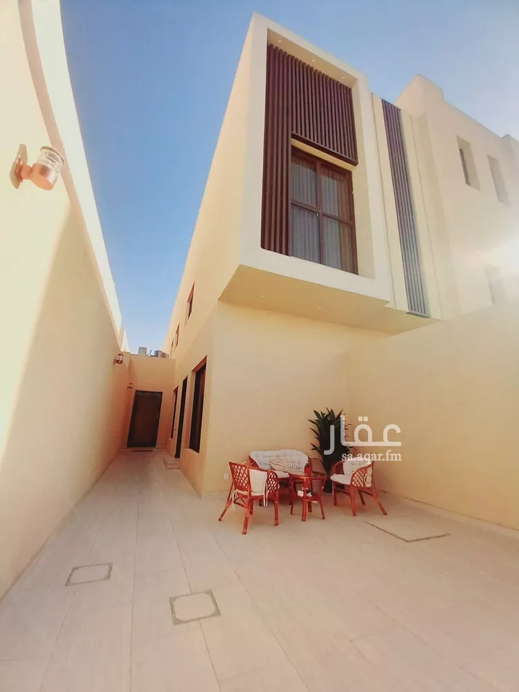 دور للبيع في شارع إسماعيل البزاز, حي عكاظ, مدينة الرياض, منطقة الرياض صورة 4