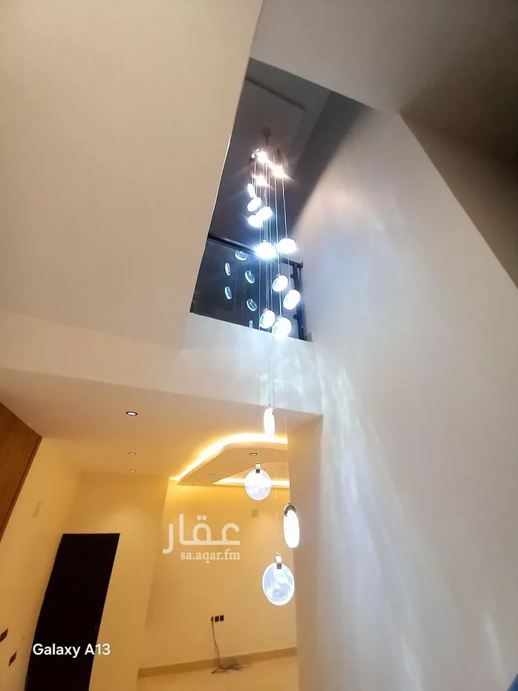 فيلا للبيع في شارع إسماعيل التيمي, حي المهدية, مدينة الرياض, منطقة الرياض صورة 2