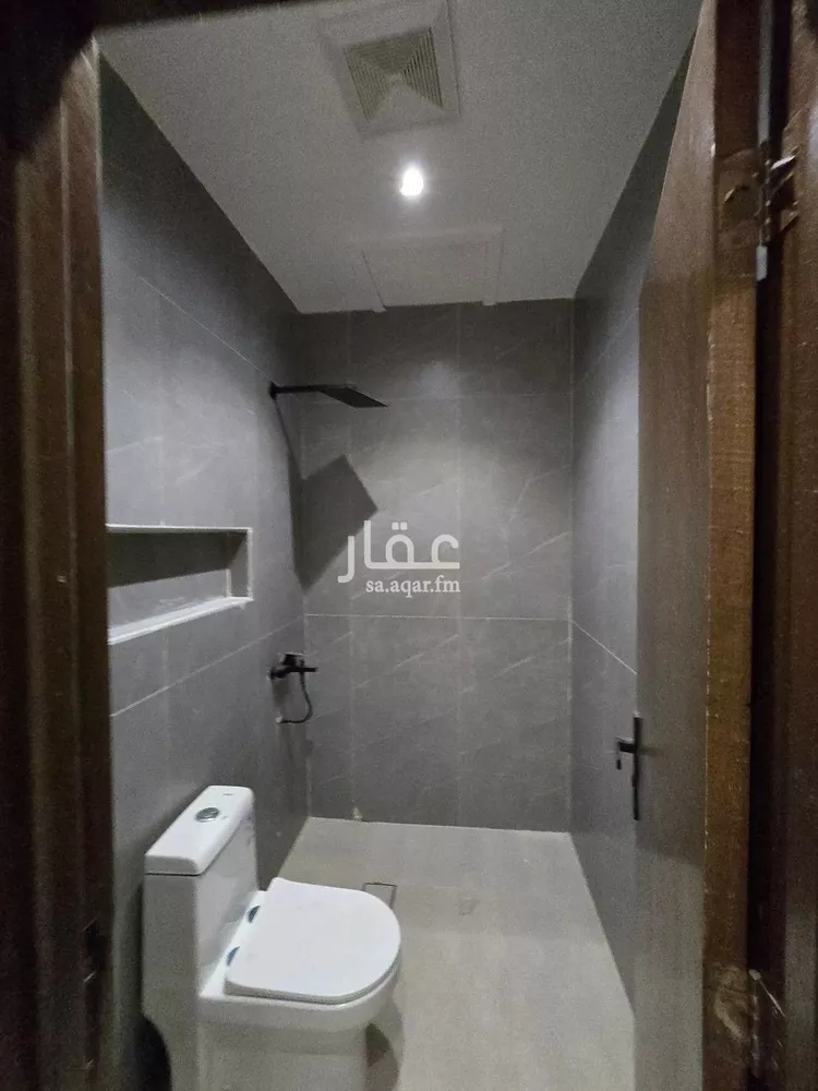 فيلا للبيع في شارع الطيب اليوسف, حي طويق, مدينة الرياض, منطقة الرياض 18