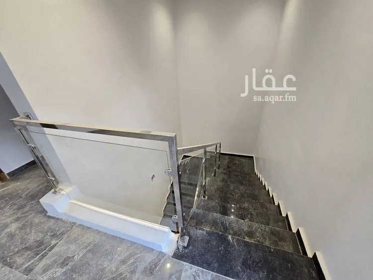 فيلا للبيع في شارع هارون الصحراوي, حي عكاظ, مدينة الرياض, منطقة الرياض صورة 4