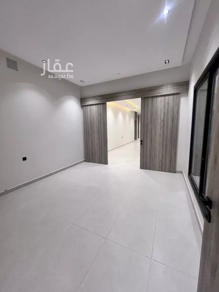 دور للبيع في شارع بعلبك, حي عكاظ, مدينة الرياض, منطقة الرياض صورة 5